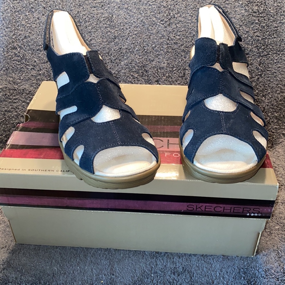 NWOT Ladies Skechers Sandal Never Worn Size 6 W - Picture 3 of 10